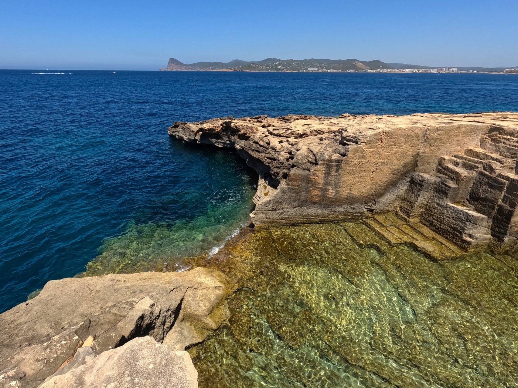 Senderismo en Cala Comte