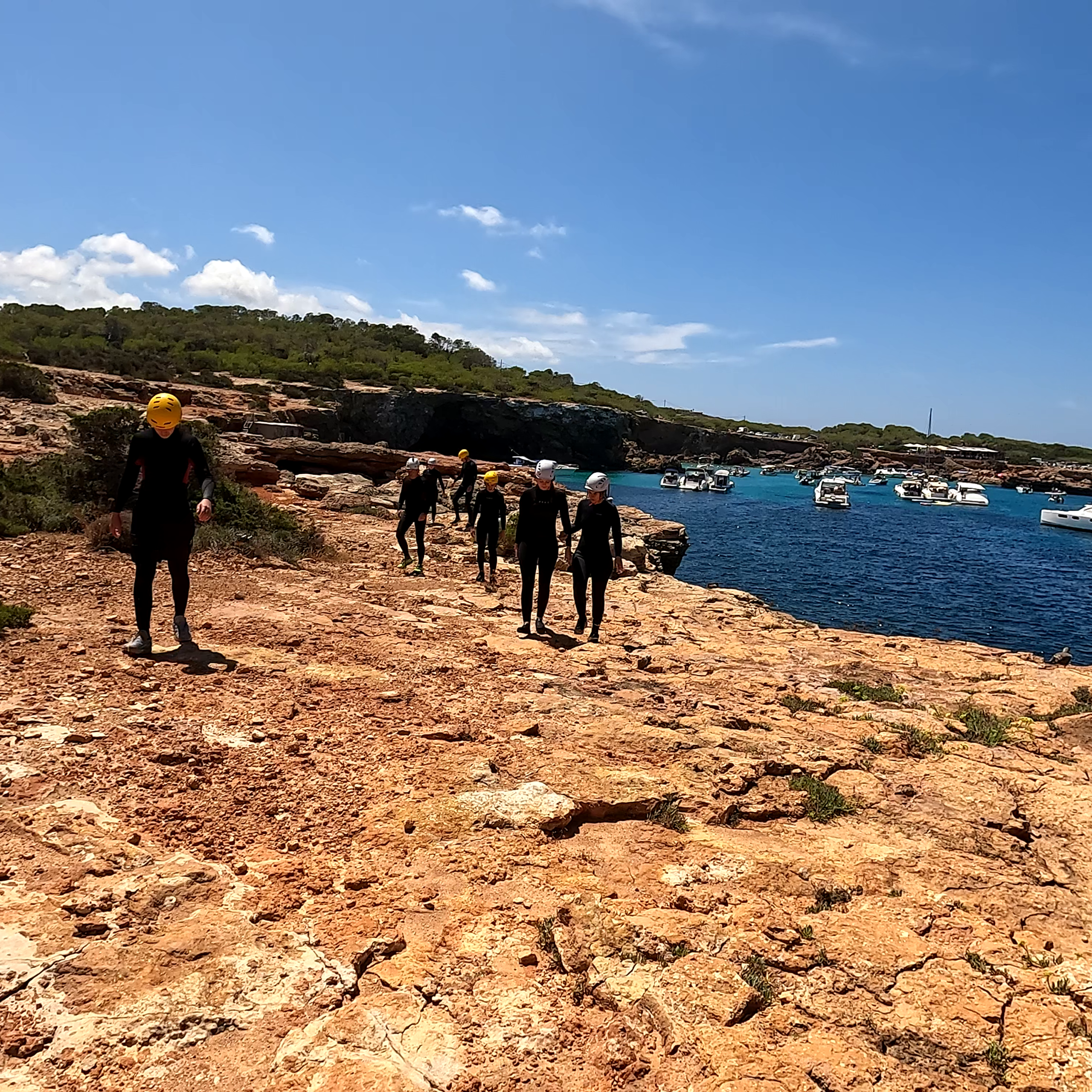 Coasteering en Cala Comte – Familias